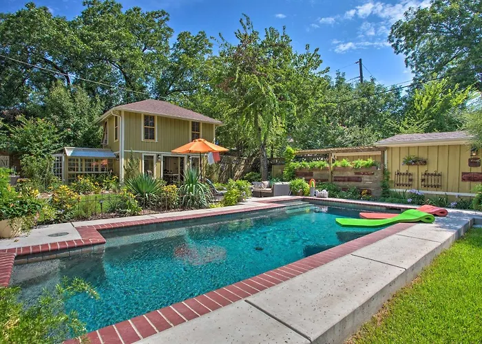 4 Mi To Dtwn! Fort Worth Cottage W/ Shared Pool