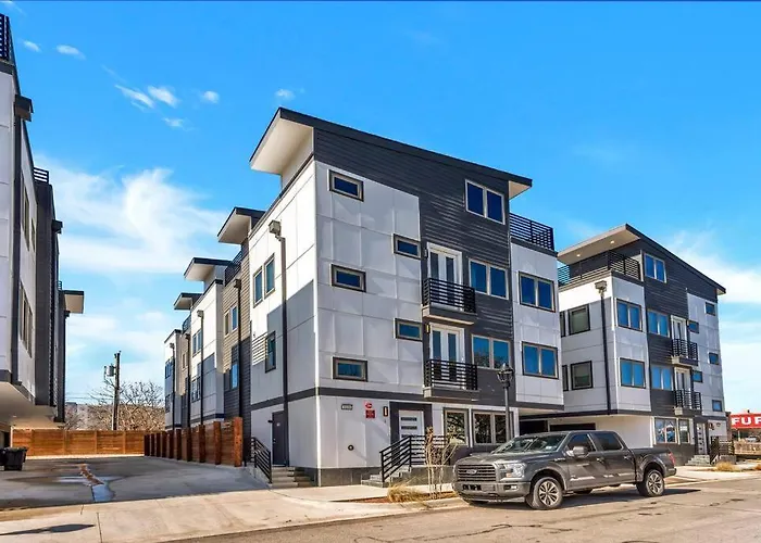 Private Rooftop Patio + 4 Story Home In Downtown Fw