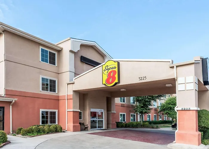 Super 8 By Wyndham Fort Worth North
