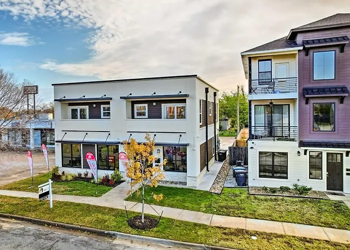 Walk To Tcu: Fort Worth Retreat W/ Balcony!