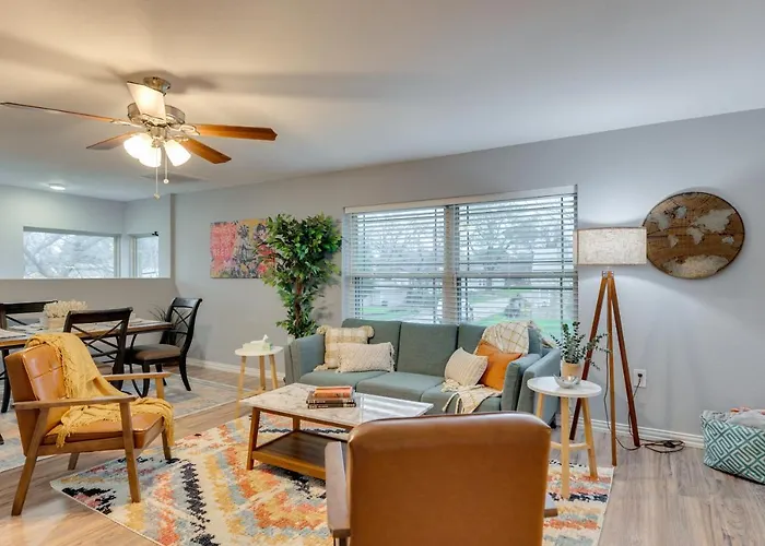 Modern And Spacious Apartment Minutes To Fw And Stockyards