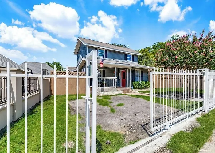 Stockyards-Bbobs-4Mins! Graylee House.4-Bedrooms