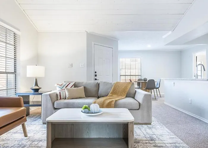 Landing Modern Apartment With Amazing Amenities