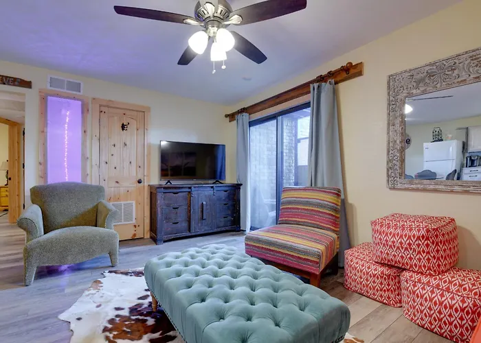 Fort Worth Home W/ Patio: 5 Mi To Dtwn!