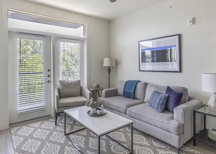 Landing At The Standard River District - 2 Bedrooms In River District