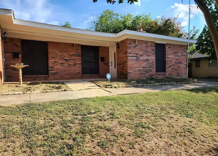 Spacious Stay For 12 - Central Fort Worth