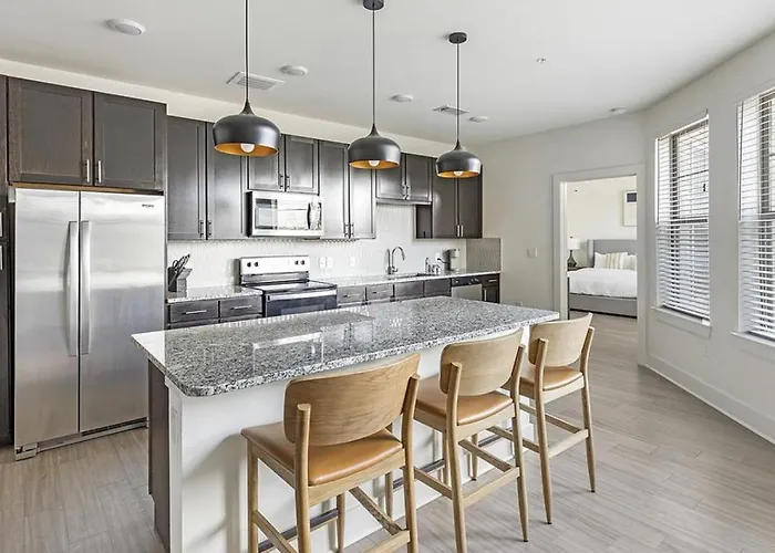 Landing At The Standard River District - 2 Bedrooms In River District