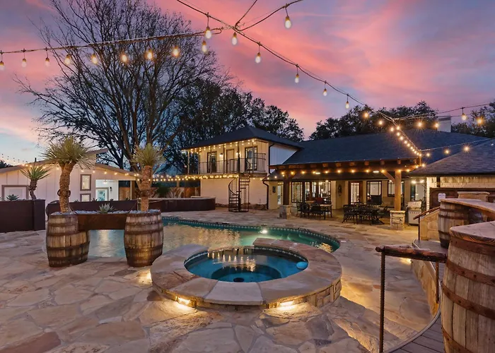 Cowtown Casa: A Place To Hang Your Hat