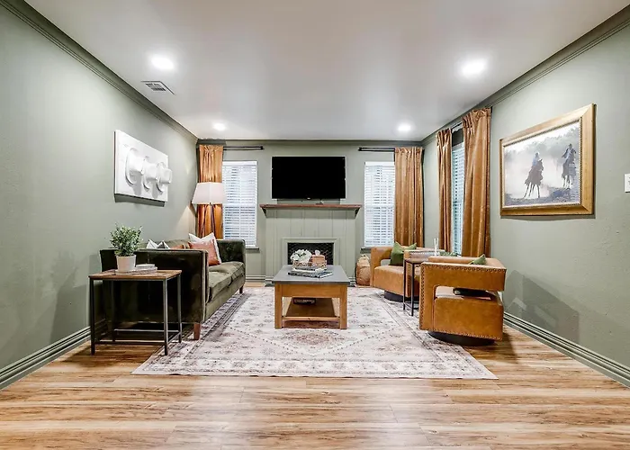Fort Worth Cottage L 2 Bed With King & Queen L Walking Distance Will Rogers