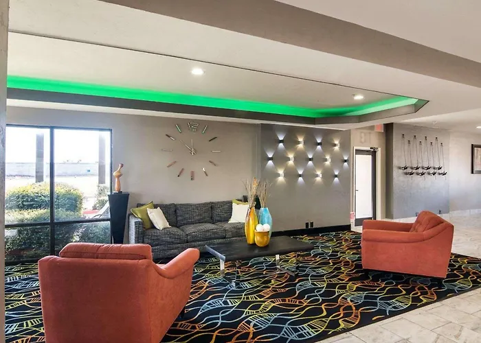 Days Inn By Wyndham Fort Worth North / Fossil Creek