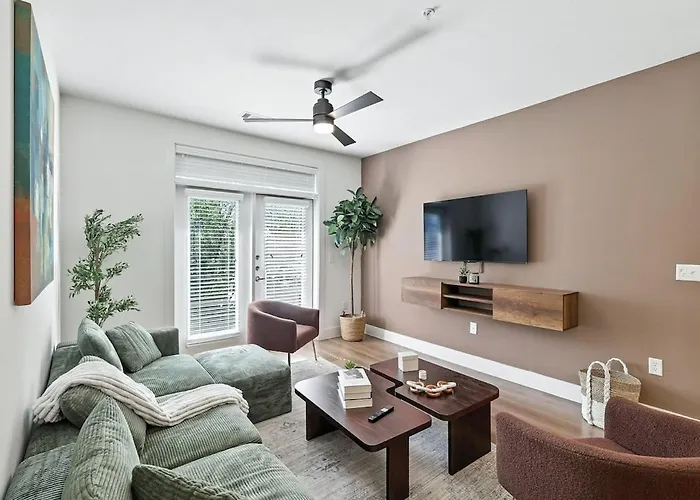 44 Chic 2B Condo, Resort Pool And Gym, Near Stockyards