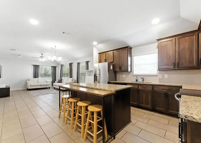 Luxury Home Mins To Jps & Medical City Fort Worth