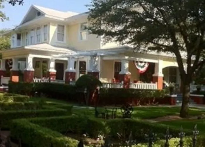 Rosen House Inn