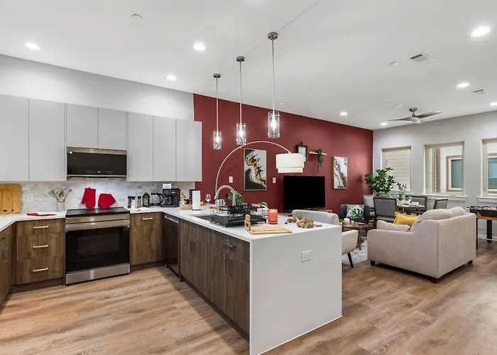 The Coral 2Bd Townhouse 7St Walkable