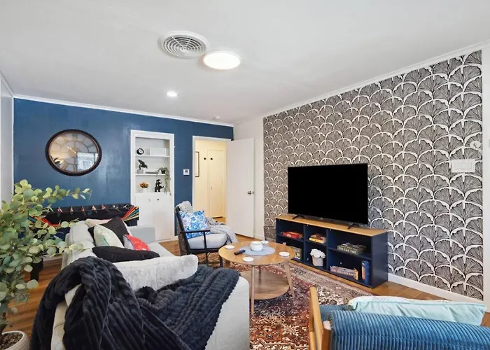 Fashionable Tcu Walkable 2Bd