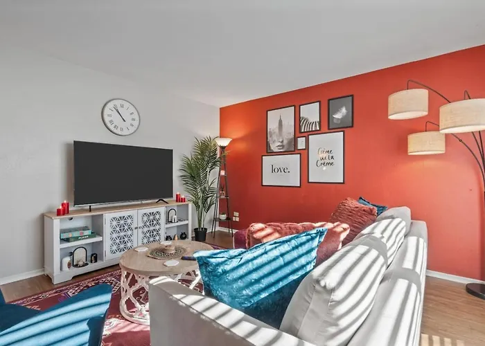 Passionate 2Bd Tcu Walkable