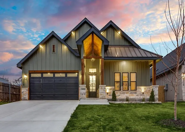 New! 4 Bdrm Home Near Stockyards & Dt Fort Worth