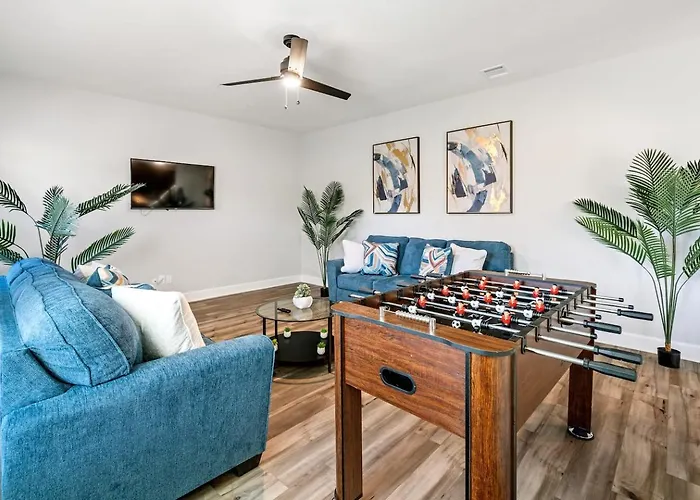 Crew-Ready Stay Private Brs W Tvs Parking