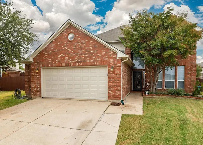Family Home - Private Pool - Office - Pet Friendly