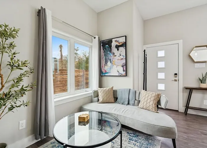 Cozy 1-Bedroom Condo With Ac In Charming Fort Worth