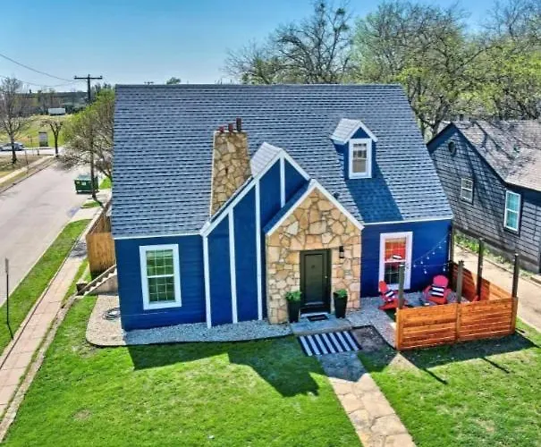 Fort Worth Cultural District Walk Dickies-Museums 1 King 2 Qn 3Br