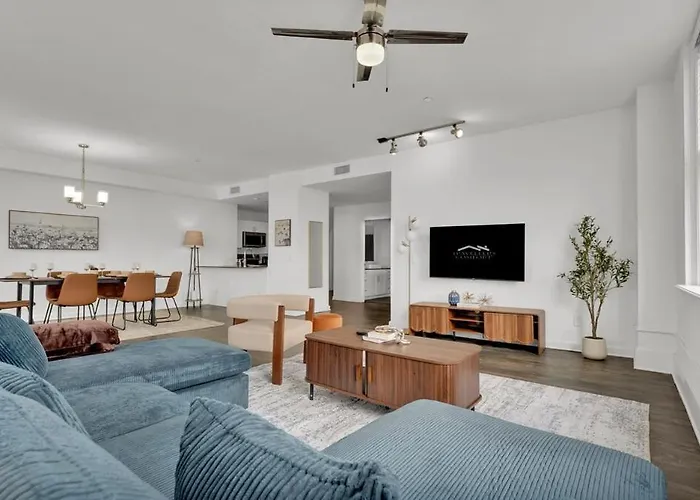 Heb703 Modern & Chic 2 Bedroom Condo Downtown Fort Worth, Free Parking, Walk To Convention Center