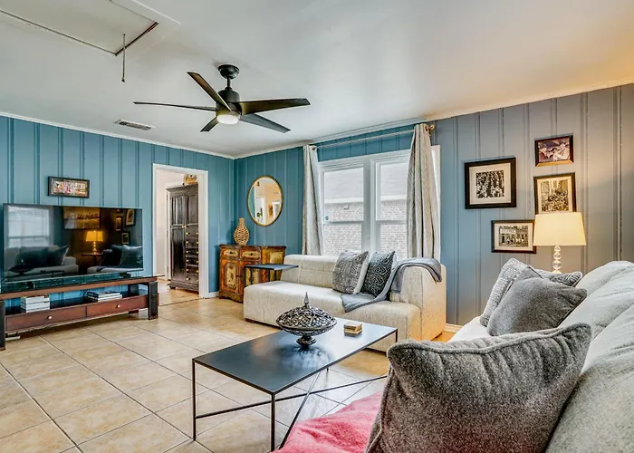 Family + Pet Friendly: Fort Worth Home Near Tcu!