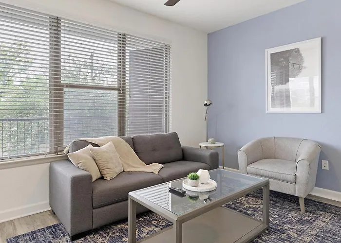 Landing Stylish 2Bd Game Room Gym