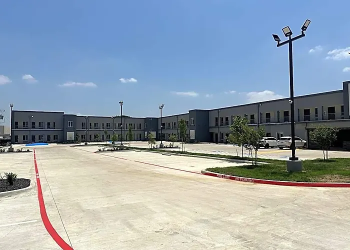 M&M Inn And Suites