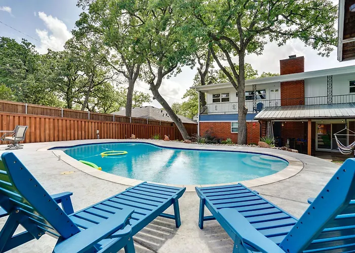 Hot Tub & Game Room! Home 15 Mi To At&T Stadium