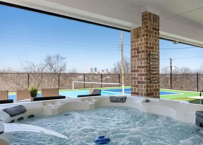 Pickleball Hottub Minigolf With Downtown Fort Worth Views!