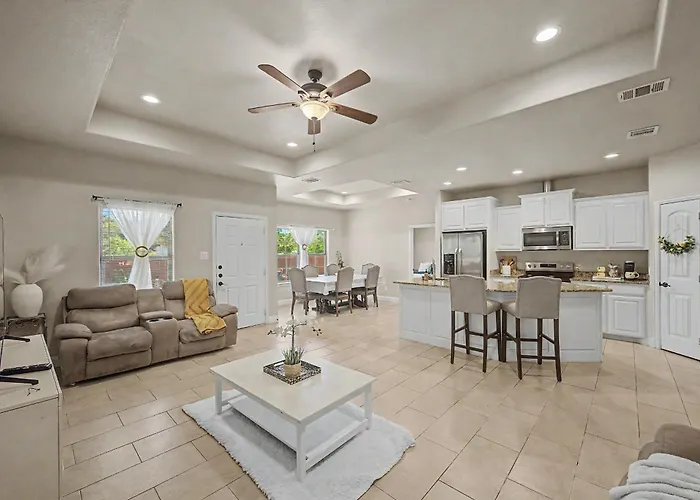Custom 3Br Near Dickies, Tcu & Stockyards
