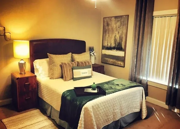 Downtown Stay With Comfort & Convenience