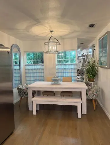 Charming 2-Bed House In Fort Worth Walking Distance To Dickies And Will Rogers