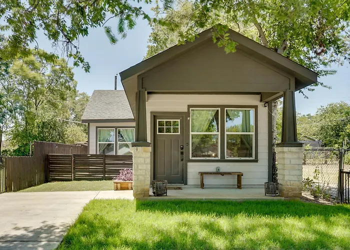Historic Southside Fort Worth Home W/ Fenced Yard!